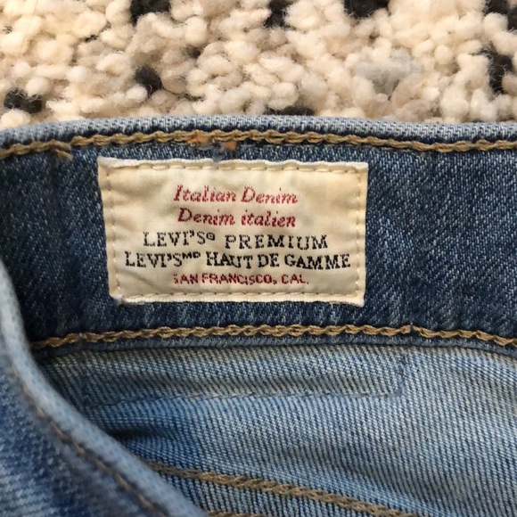Levi’s High Rise Jeans - like new!! - Picture 4 of 6